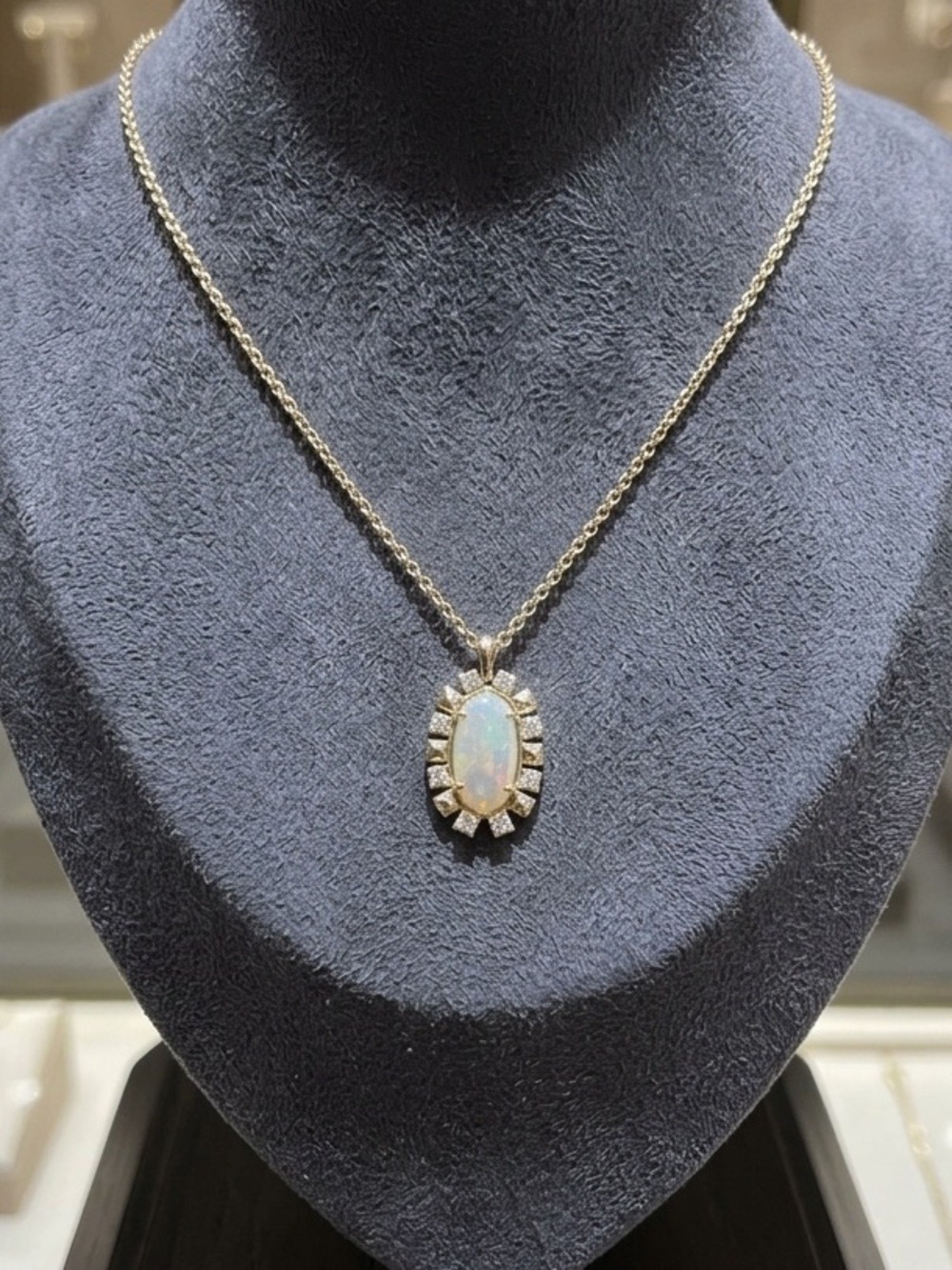 Kendra Scott Shanley Gold Short Pendant Necklace 2449